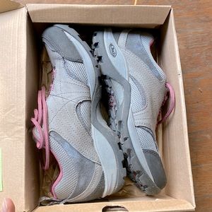 WOMENS CHACO AZULA HIKING SHOES